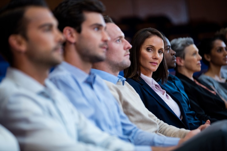 Free Photo business executives participating in a business meeting