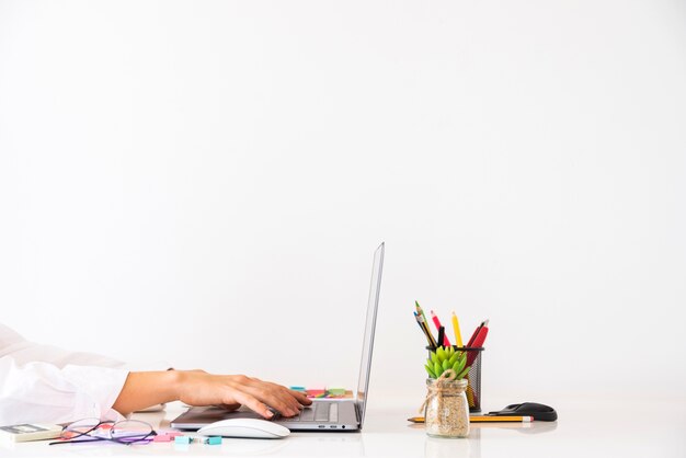 Free photo business man working in a office