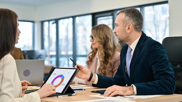 Free photo business meeting in an office