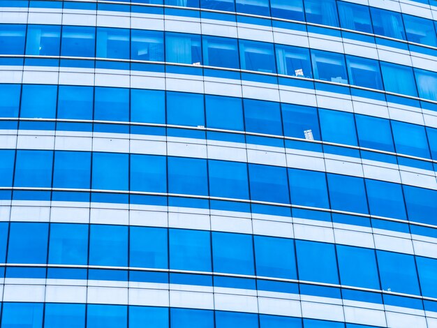 Бизнес офисное здание небоскреб с оконным стеклом