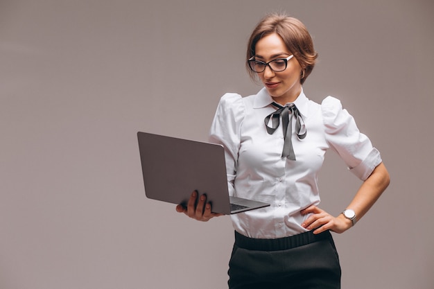 Free photo business woman with computer isolated