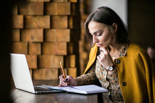 Free photo business woman working