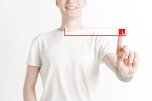 Палец бизнесмена касаясь пустой панели поиска, концепция современного бизнеса фона - может использоваться для вставки текста или изображений.