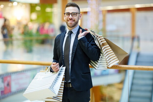 Free photo businessman shopping