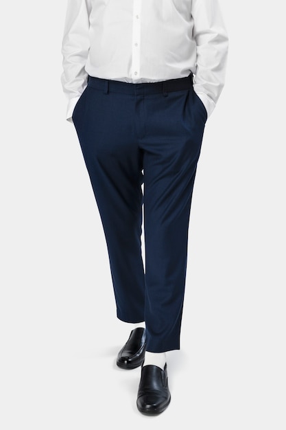 Free photo businessman wearing black pants with white shirt