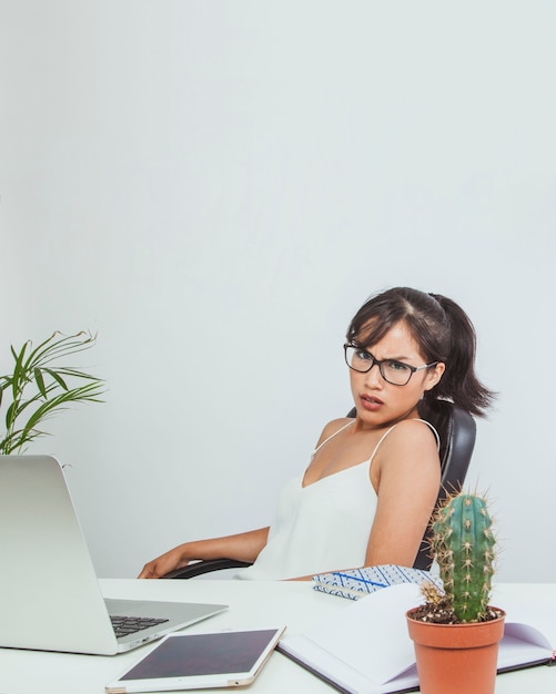 Businesswoman angry with her employee