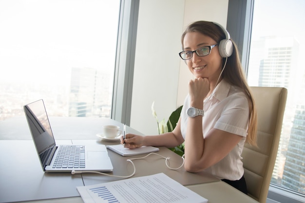 businesswoman communicates with colleagues online