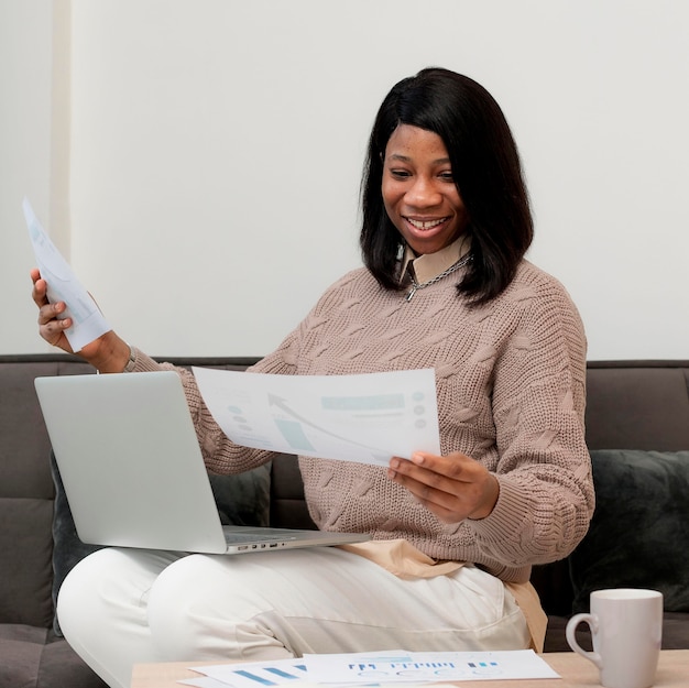 Free photo businesswoman working on a new project