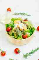 Foto gratuita insalata caesar