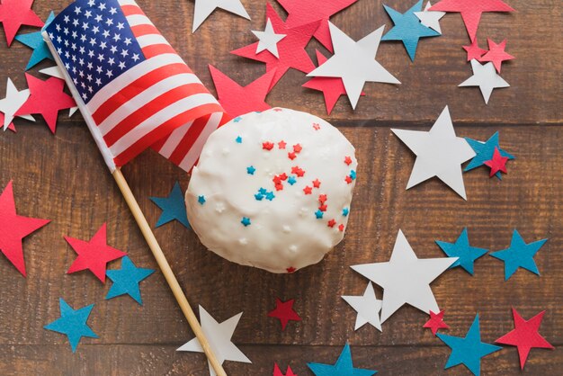 Cake and flag for Independence Day