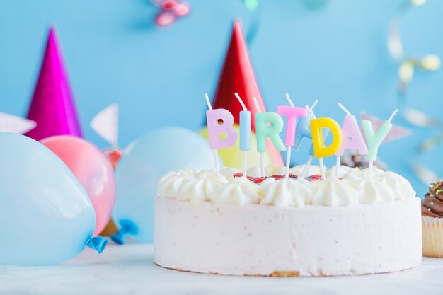 생일 단어와 케이크
