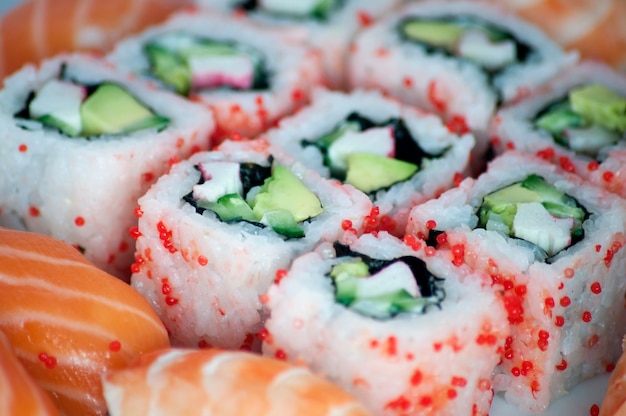 Free photo california maki and sushi close up