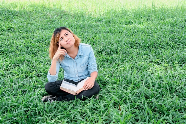 Free photo calm student thinking outdoors