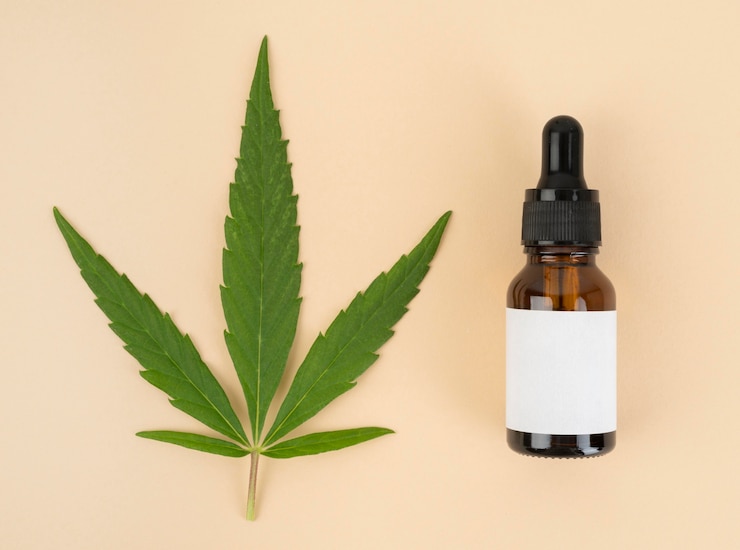 Free Photo cannabis oil bottle composition
