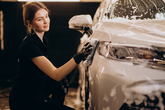 Car wash detailing station