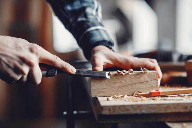 大工は木で動作します