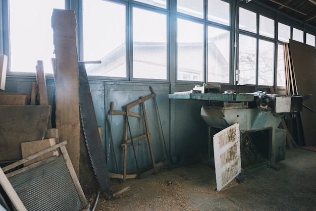 Foto gratuita laboratorio di falegnameria