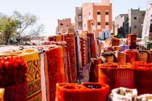 Foto gratuita tappeti sul mercato a marrakech