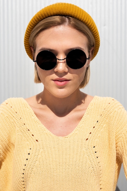 Casual woman with sunglasses