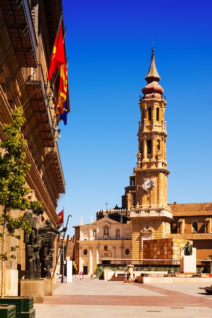 Foto gratuita catedral de la seo a saragozza. aragona