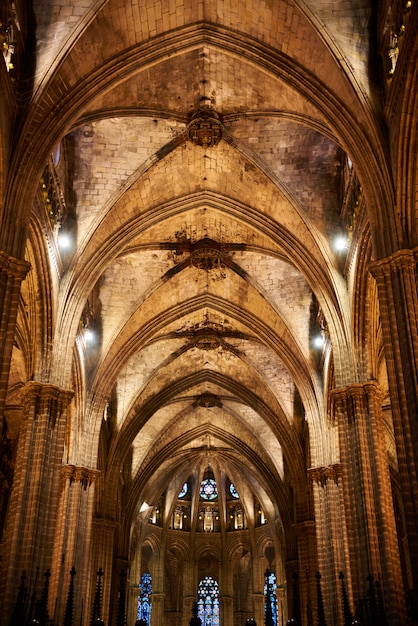 スペイン、バルセロナのサンタエウラリア大聖堂の天井