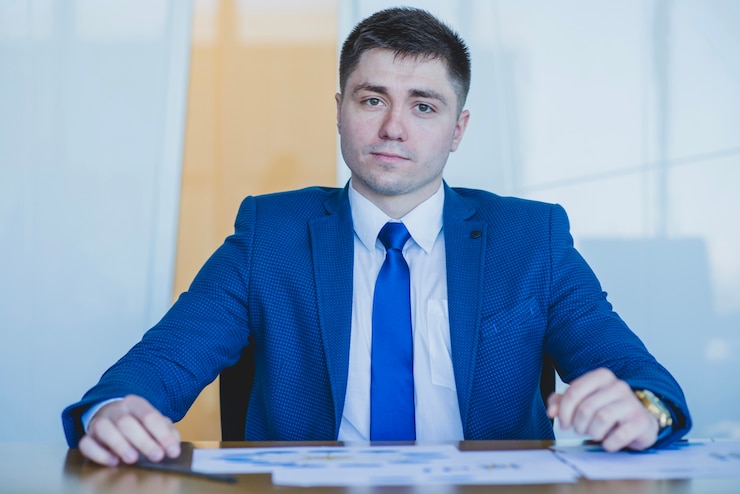 Бесплатный Фотография ceo в синем костюме