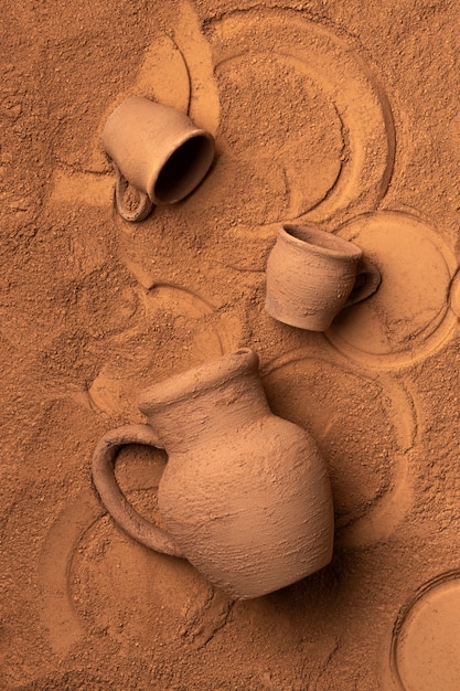 陶器と陶器の道具の静物