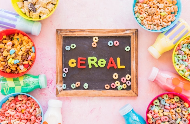 Free photo cereal inscription on wooden chalkboard