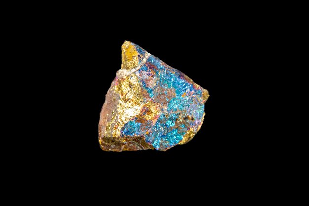 愚か者の金としても知られる鉱物黄鉄鉱 または鉄黄鉄鉱は硫化鉄です プレミアム写真