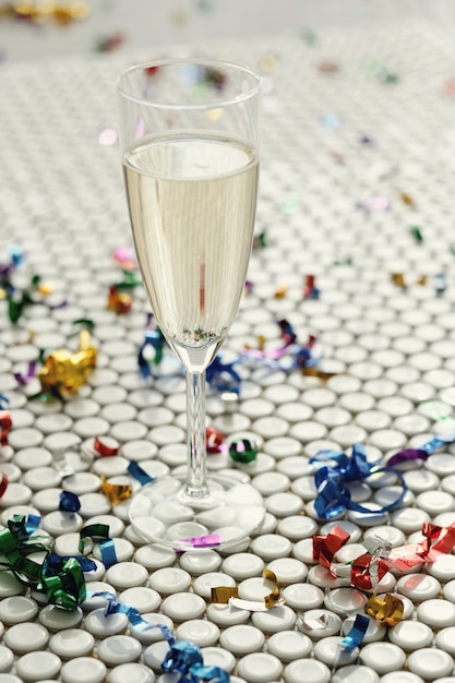 Foto gratuita champagne in bicchiere