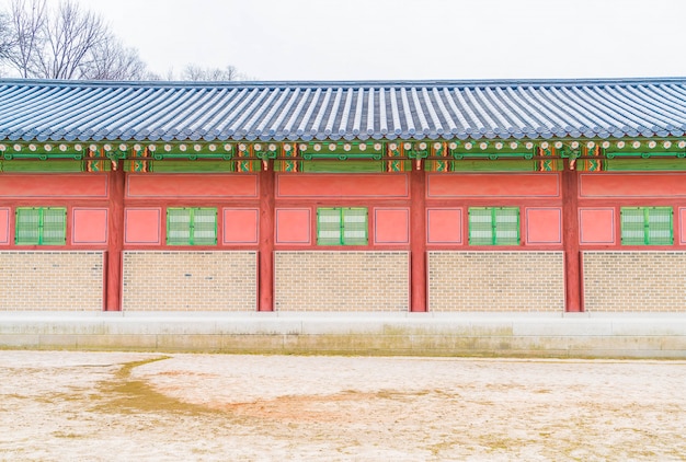 Бесплатное фото changdeokgung palace красивая традиционная архитектура в сеуле, корея