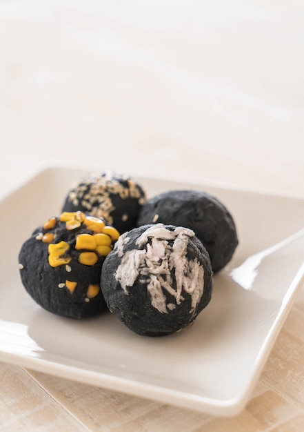 Free photo charcoal potato ball