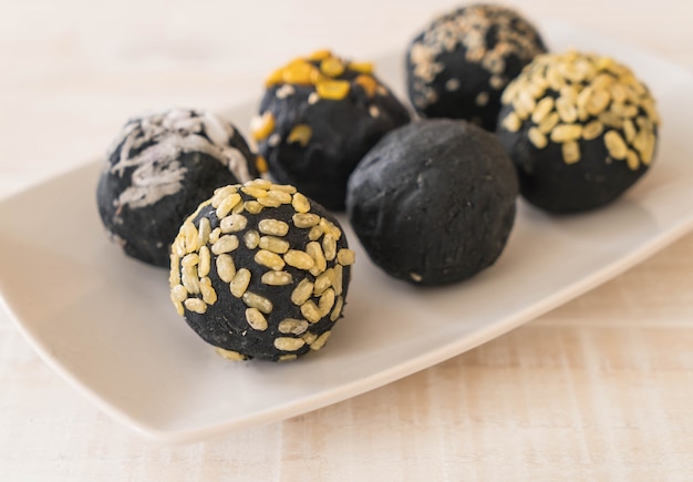 Free photo charcoal potato ball