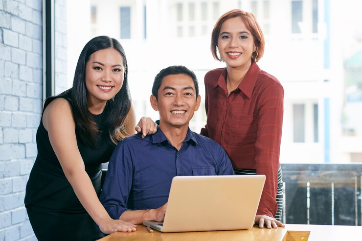 Free Photo cheerful business team