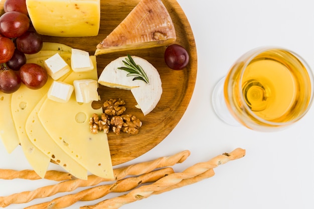 Foto gratuita antipasto di formaggio