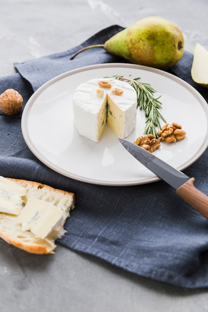 Free photo cheese appetizer
