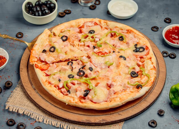 Cheese pizza with black olives