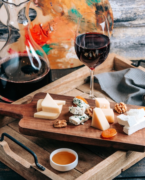 Cheese plate with red wine