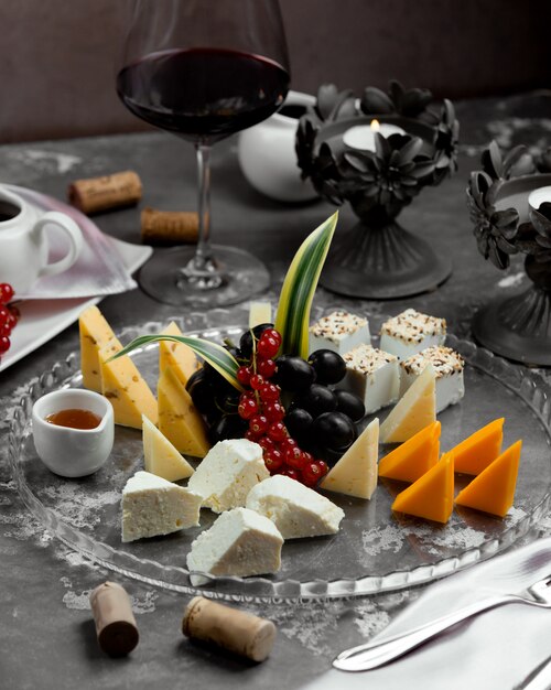 Cheese plate with red wine