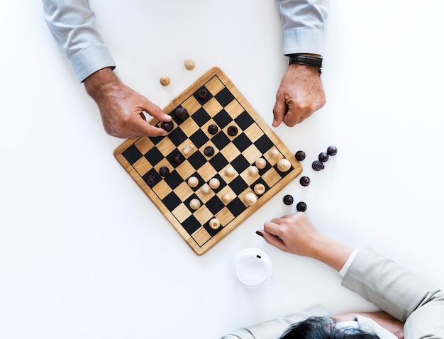 체스 게임 사업 전략 개념