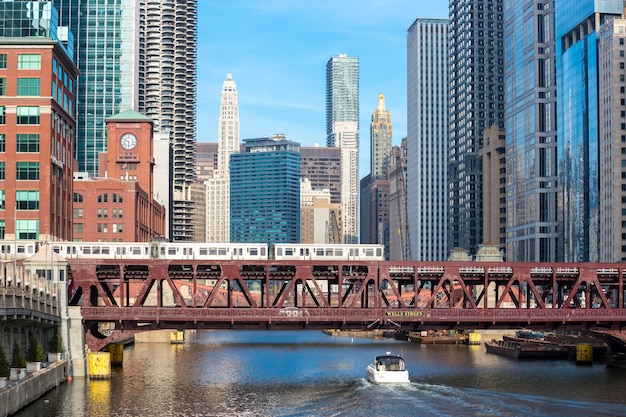 Чикаго, центр города и река