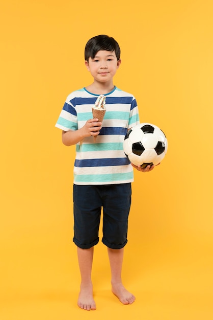 Free photo child having fun in a summer setting studio