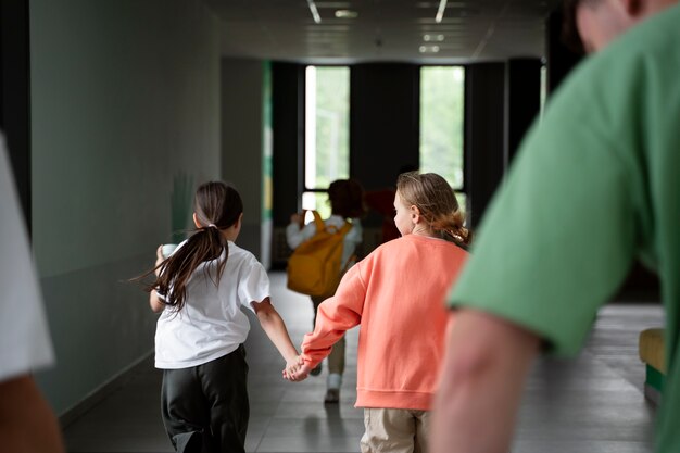 学校の子供学生