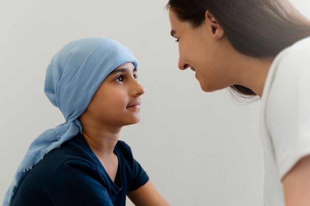 Foto gratuita bambino malato di cancro