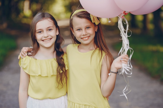 Free photo children with ballons