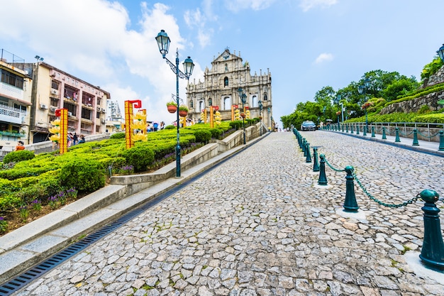 中国、マカオ。 St paul教会の遺跡と美しい古い建築物