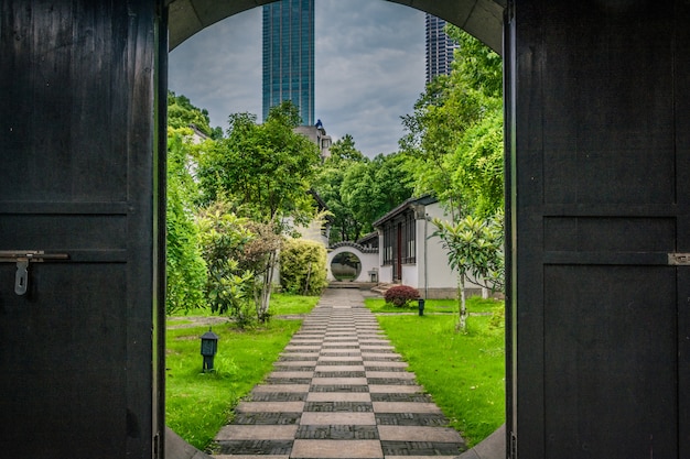 Foto gratuita vecchio giardino della porcellana