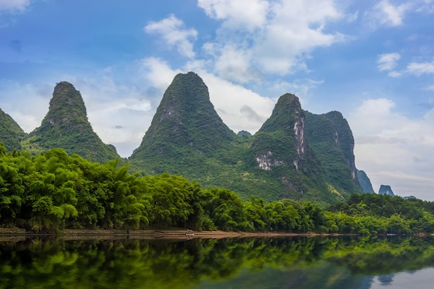 中国の古代の公園9朝の森