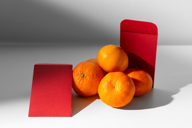 구정 2021 년 빨간 봉투와 오렌지