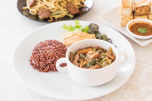 Chinese vegetable stew and tofu with berry rice